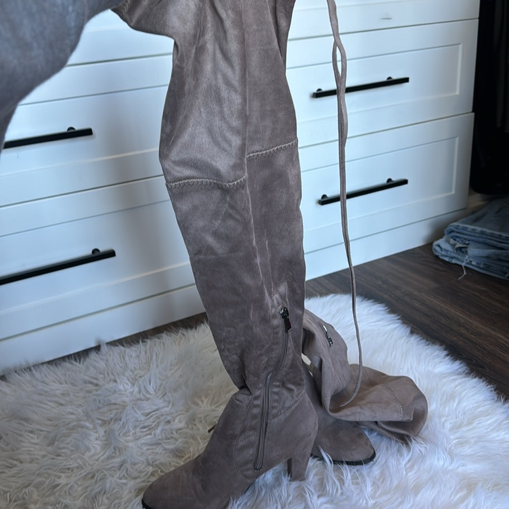 OVER THE KNEE BOOTS - Picture 4 of 9